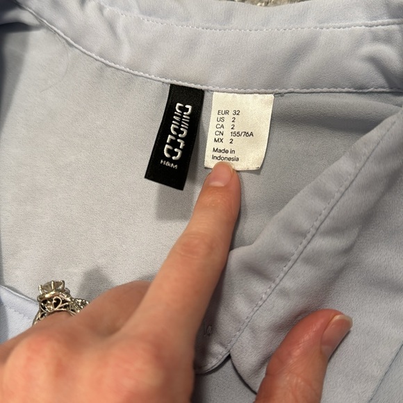 Light Purple Blouse Size 2 - Picture 3 of 4